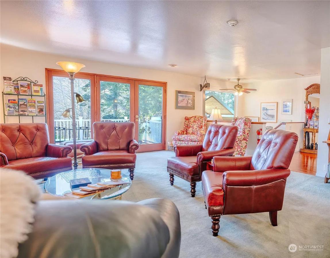 フライデー・ハーバー ヒルサイド ハウス ベッド ＆ ブレックファースト Bed & Breakfast エクステリア 写真