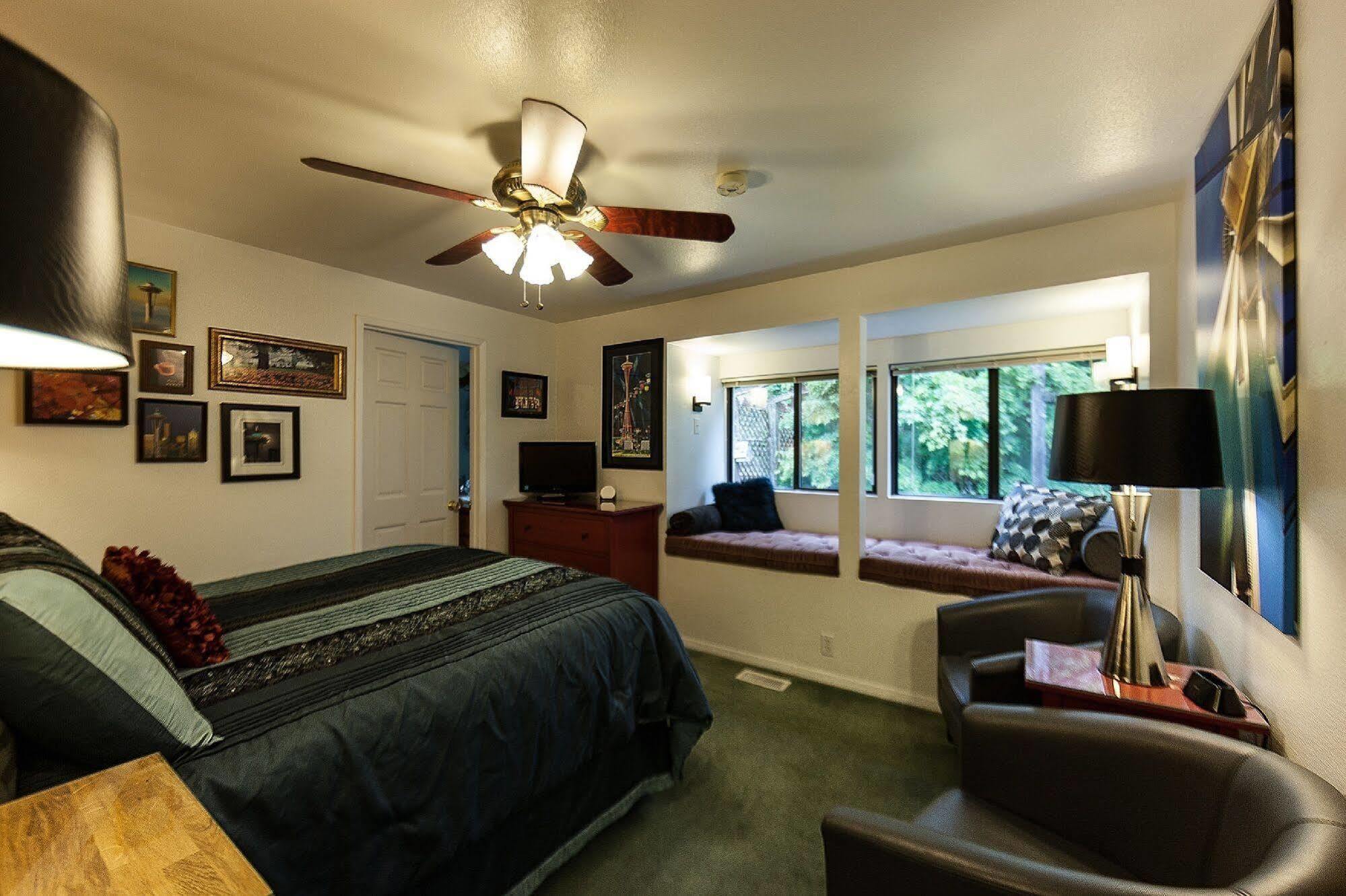 フライデー・ハーバー ヒルサイド ハウス ベッド ＆ ブレックファースト Bed & Breakfast エクステリア 写真
