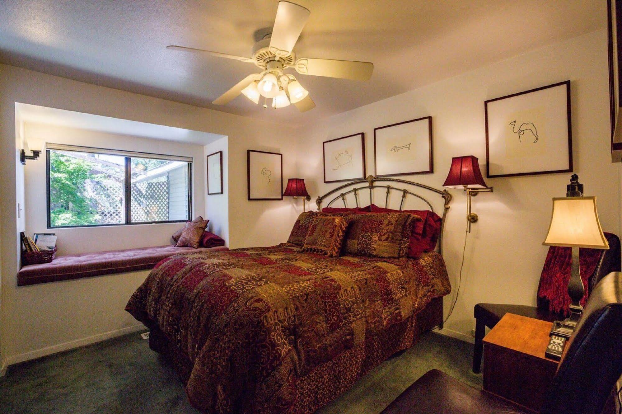 フライデー・ハーバー ヒルサイド ハウス ベッド ＆ ブレックファースト Bed & Breakfast エクステリア 写真